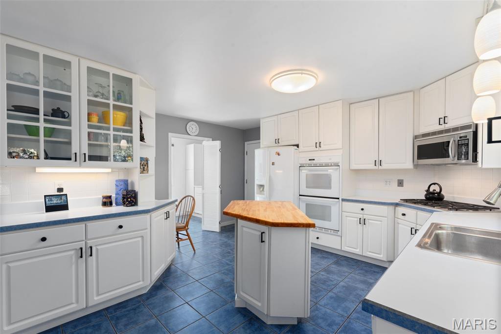 1806 Summer Lake Drive