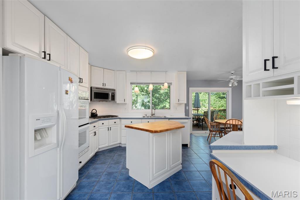 1806 Summer Lake Drive