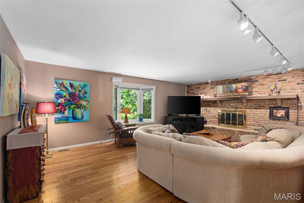 1806 Summer Lake Drive