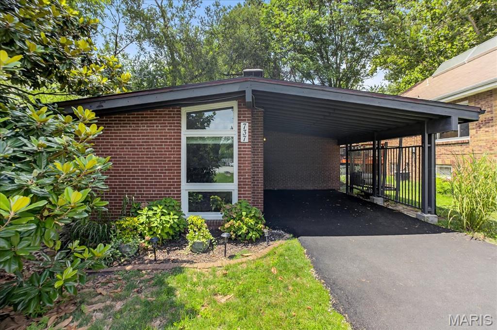 737 N Rock Hill Road