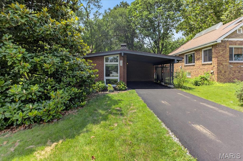 737 N Rock Hill Road