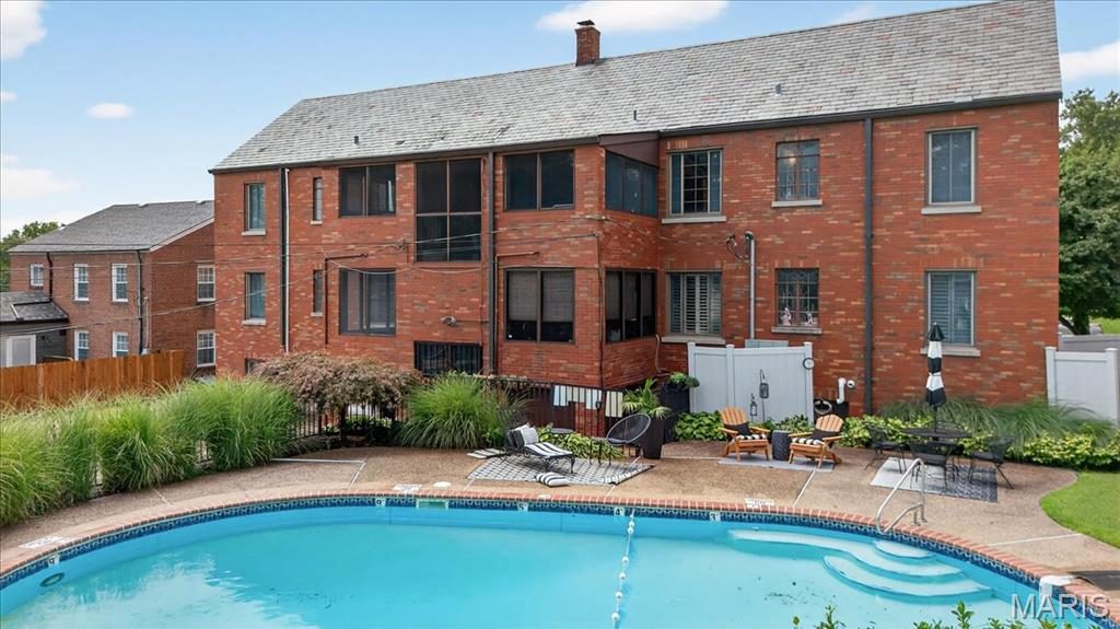 8009 Delmar Boulevard Unit: 1