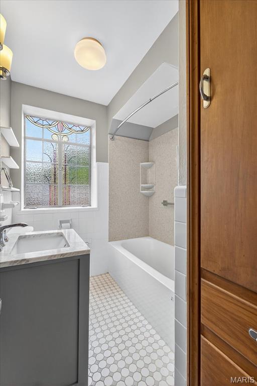 8009 Delmar Boulevard Unit: 1