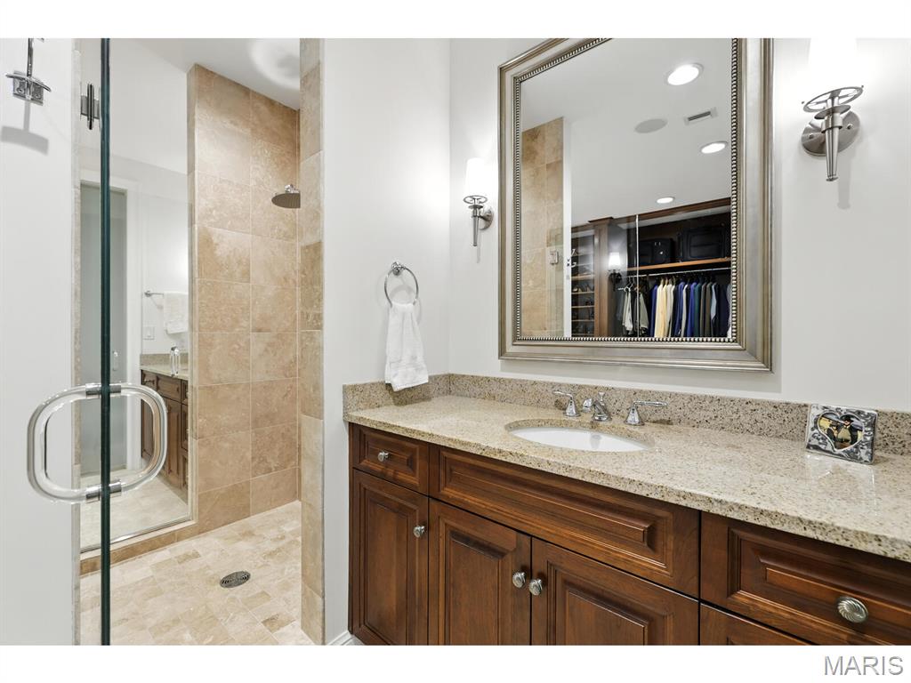 8025 Maryland Avenue Unit: 10E