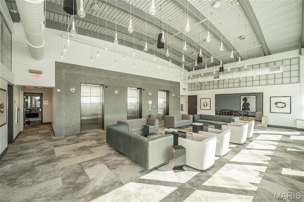 8025 Maryland Avenue Unit: 10E