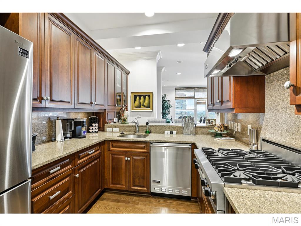 8025 Maryland Avenue Unit: 10E