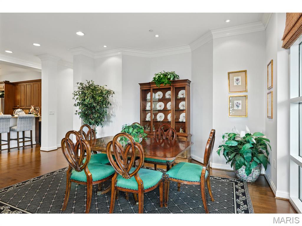 8025 Maryland Avenue Unit: 10E