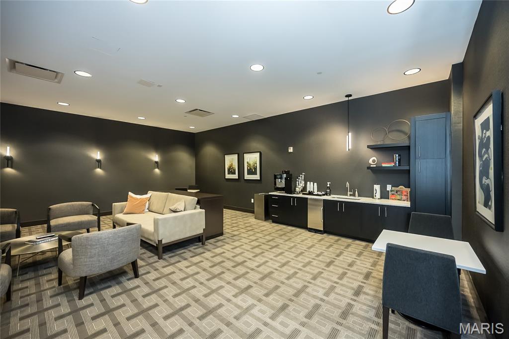 8025 Maryland Avenue Unit: 10E