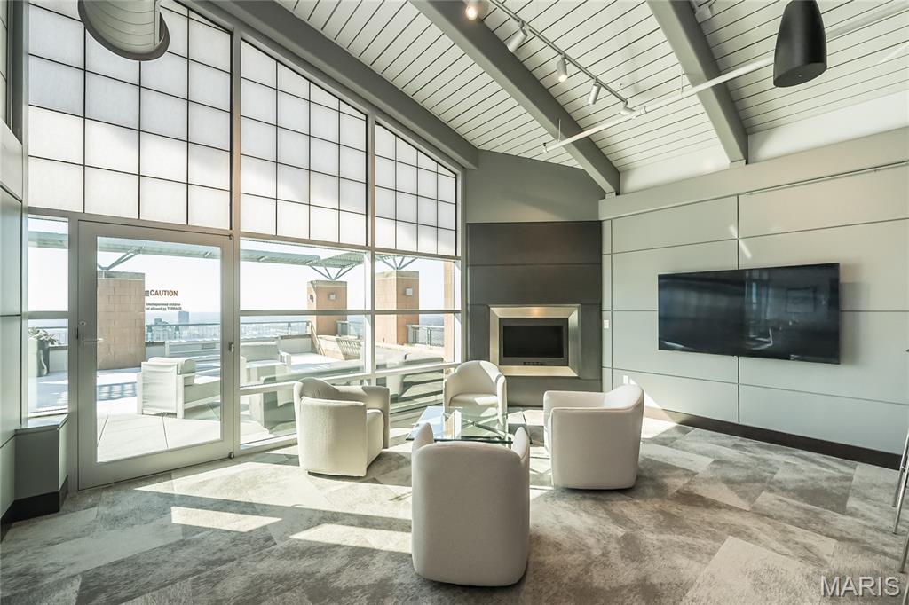 8025 Maryland Avenue Unit: 10E