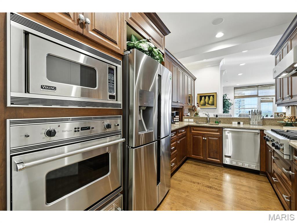 8025 Maryland Avenue Unit: 10E