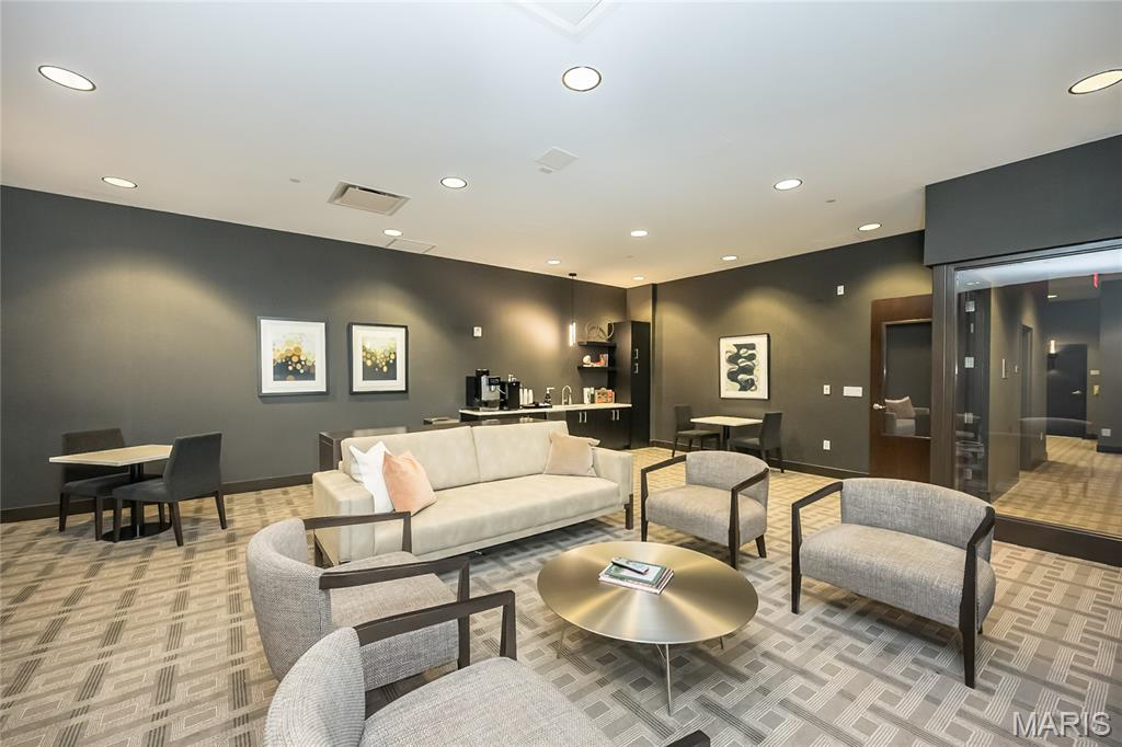 8025 Maryland Avenue Unit: 10E