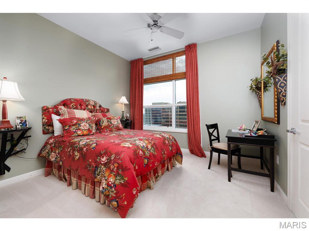 8025 Maryland Avenue Unit: 10E