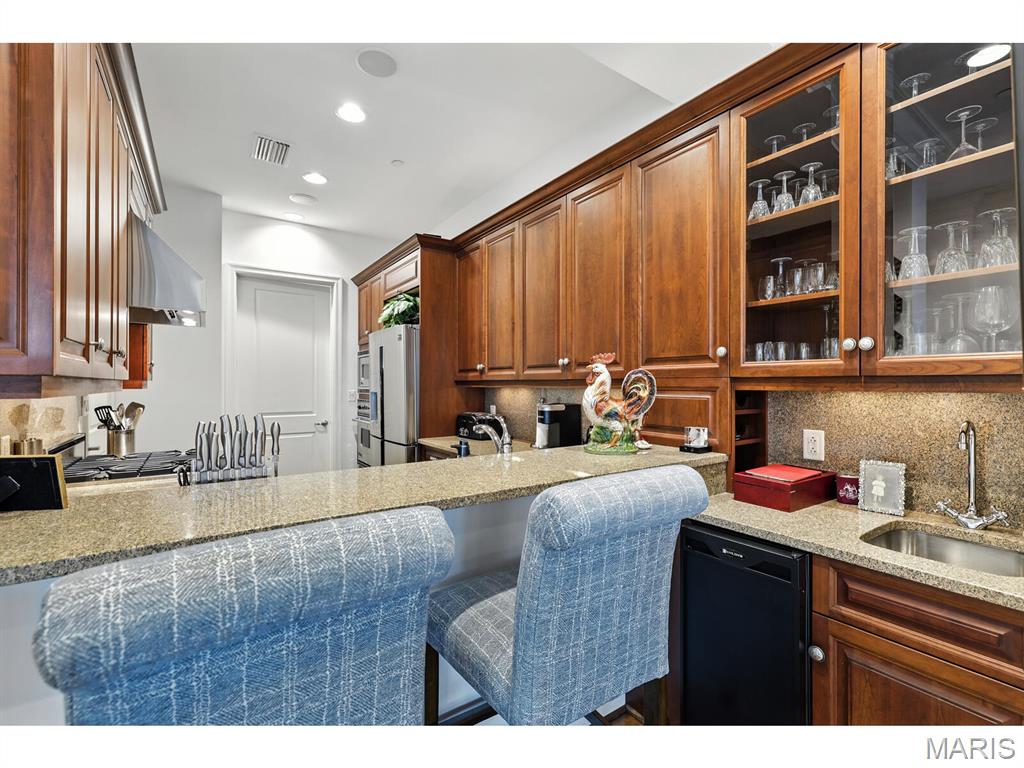 8025 Maryland Avenue Unit: 10E