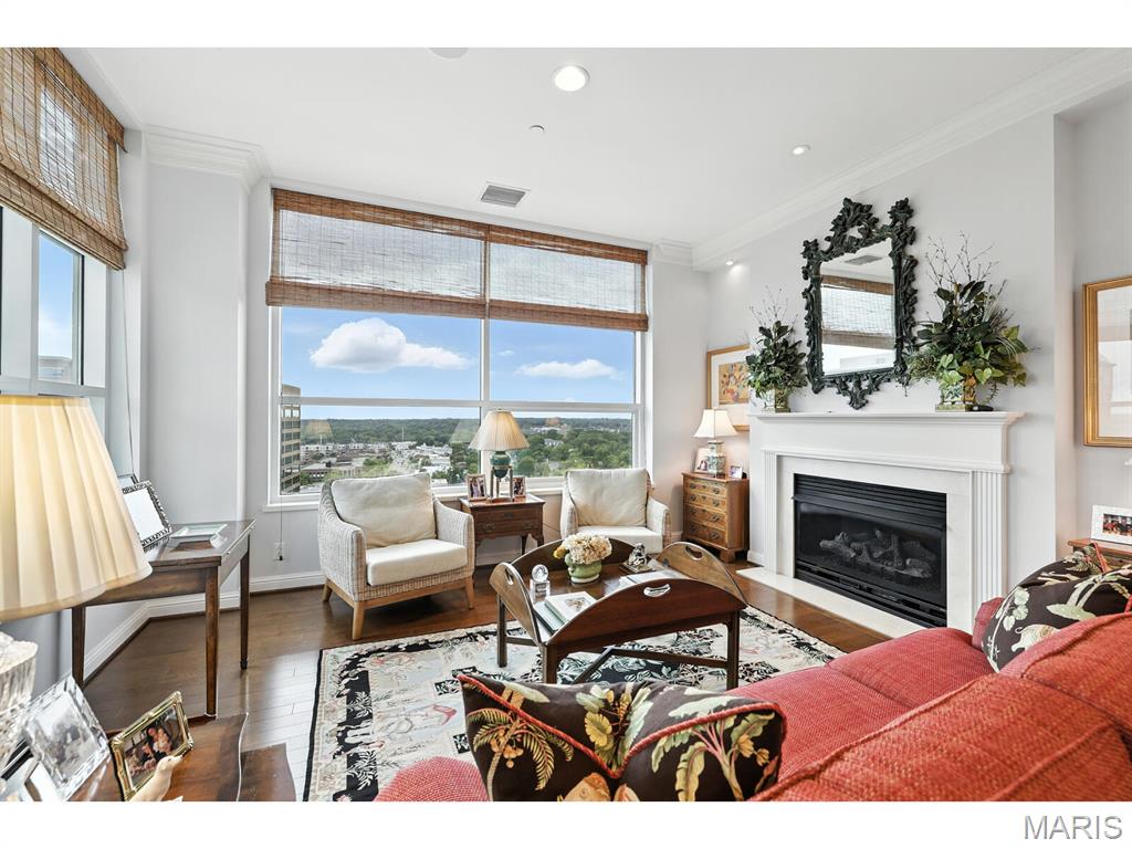 8025 Maryland Avenue Unit: 10E