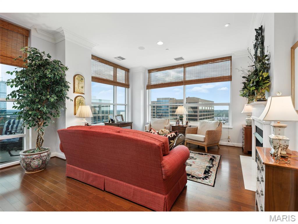 8025 Maryland Avenue Unit: 10E