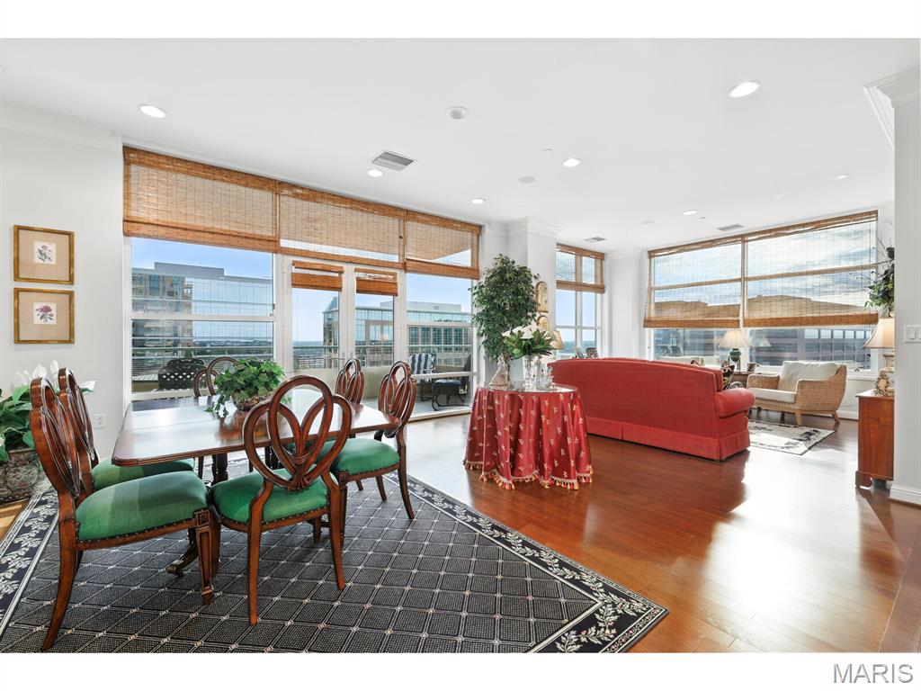 8025 Maryland Avenue Unit: 10E