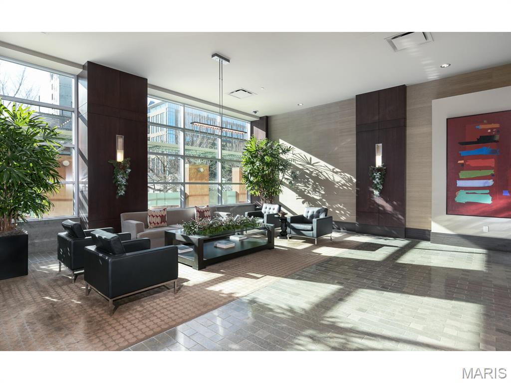 8025 Maryland Avenue Unit: 10E