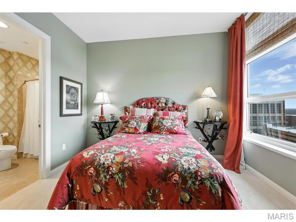 8025 Maryland Avenue Unit: 10E