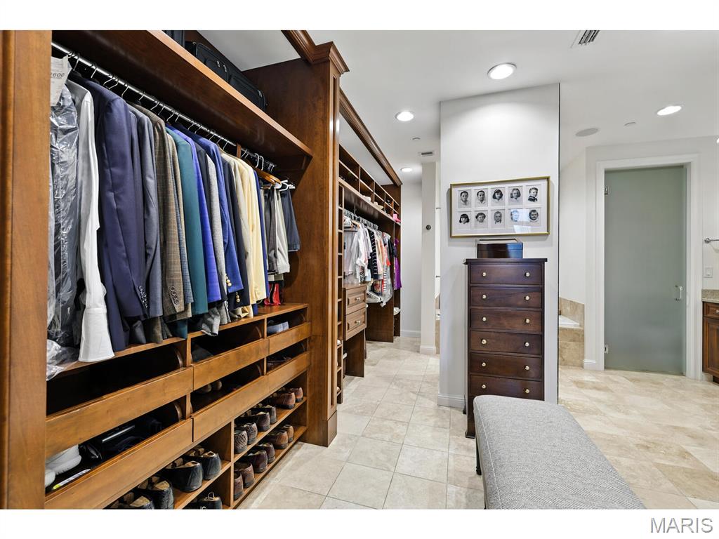 8025 Maryland Avenue Unit: 10E