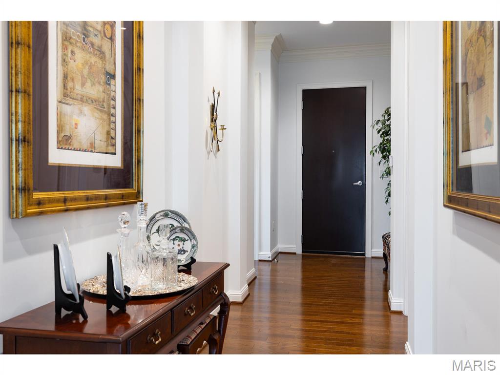 8025 Maryland Avenue Unit: 10E