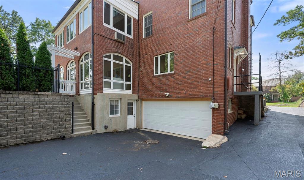 20 Ridgemoor Drive