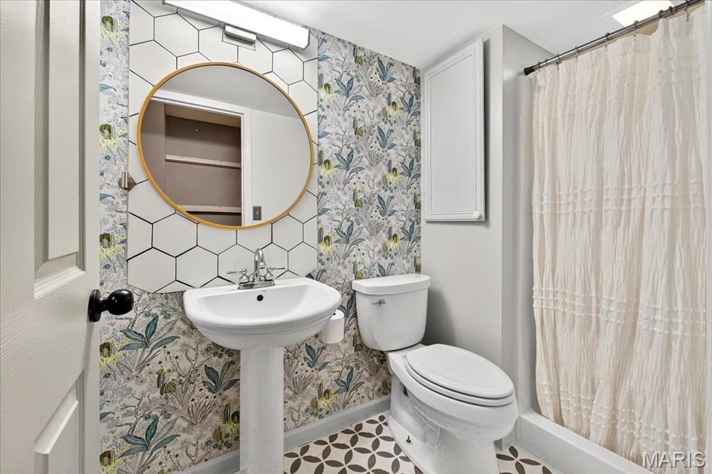 3987 Poppy Marie Lane