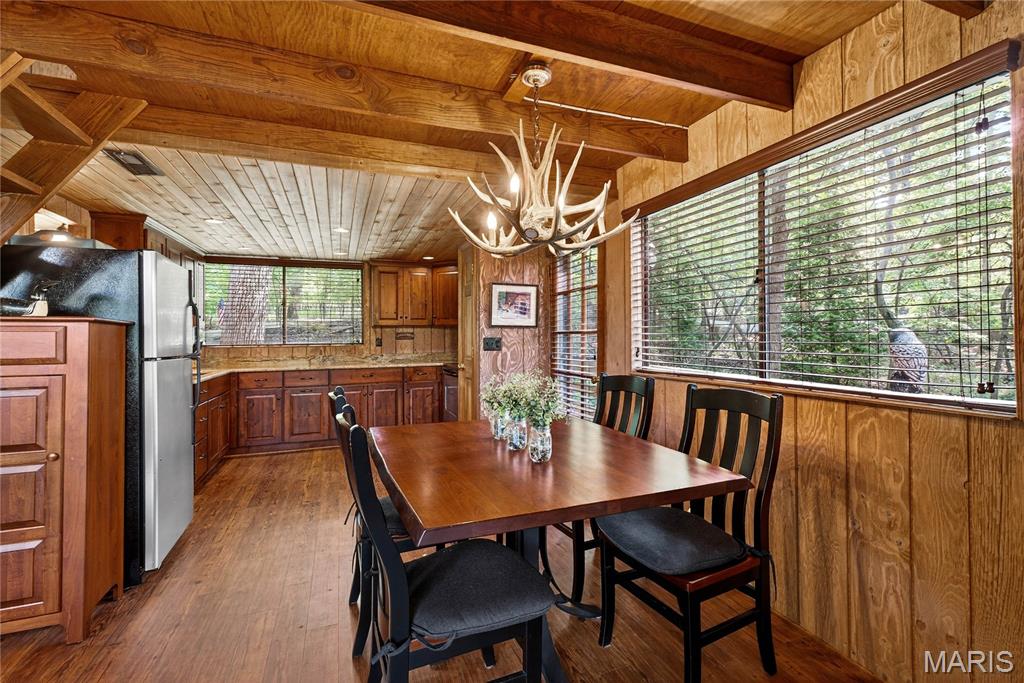695 Shadow View Drive