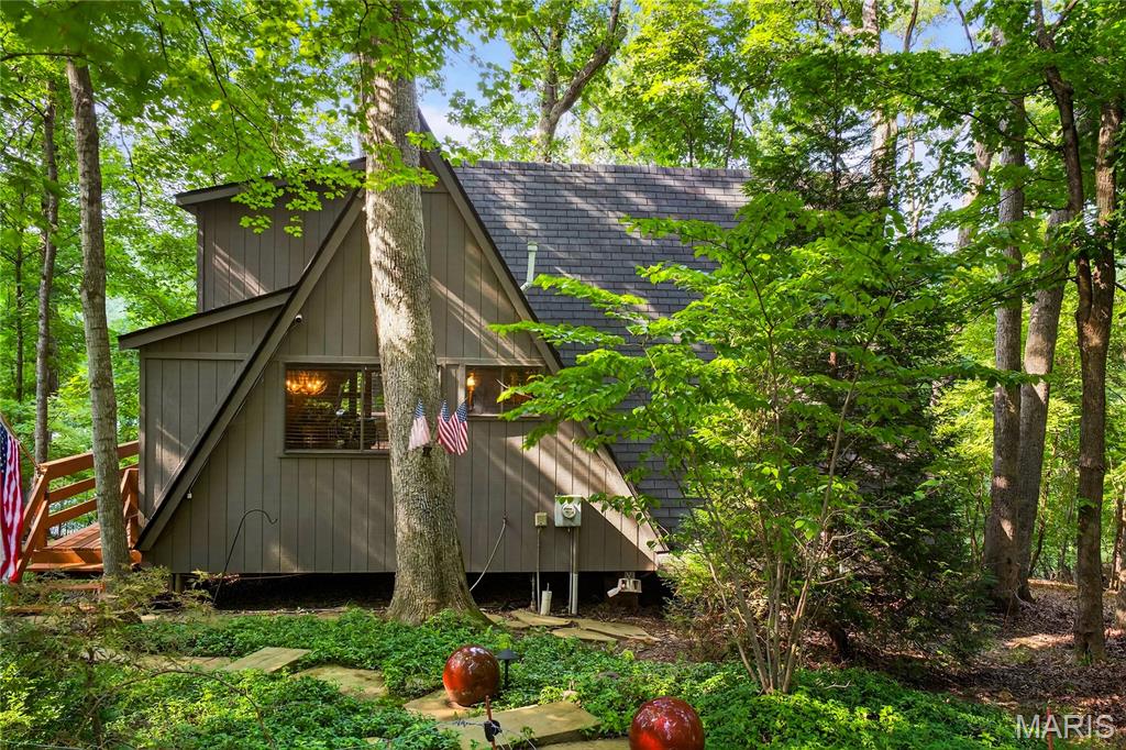 695 Shadow View Drive