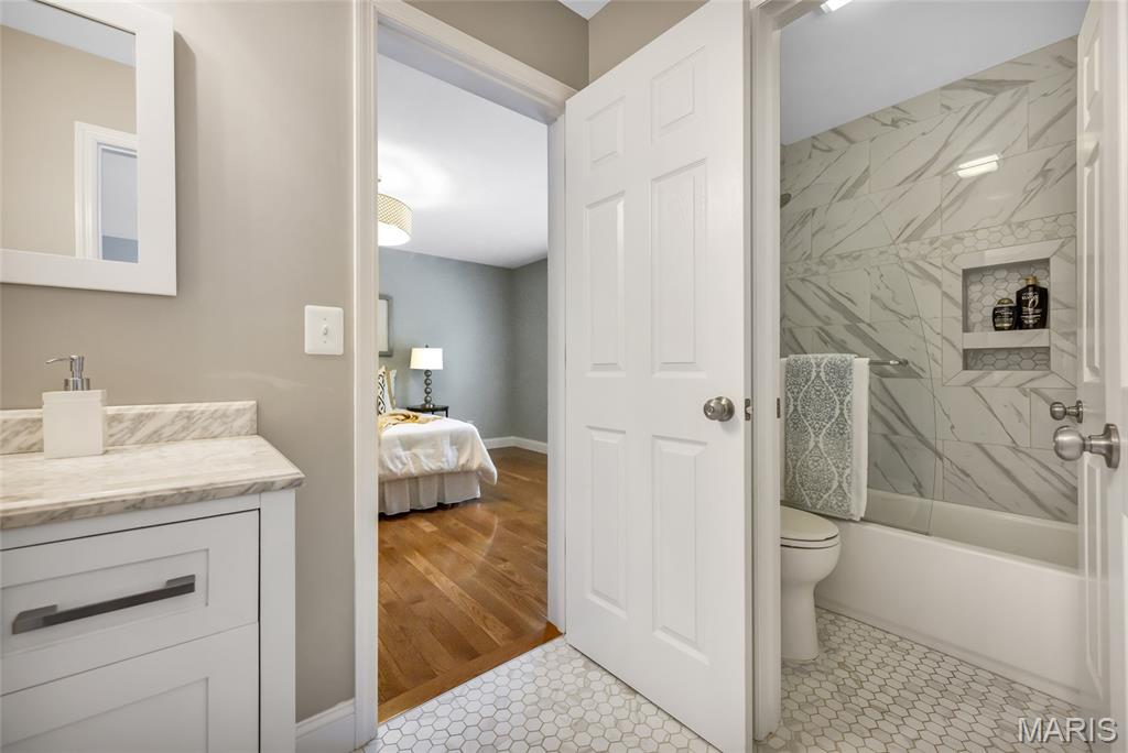 924 Forest Lake Court