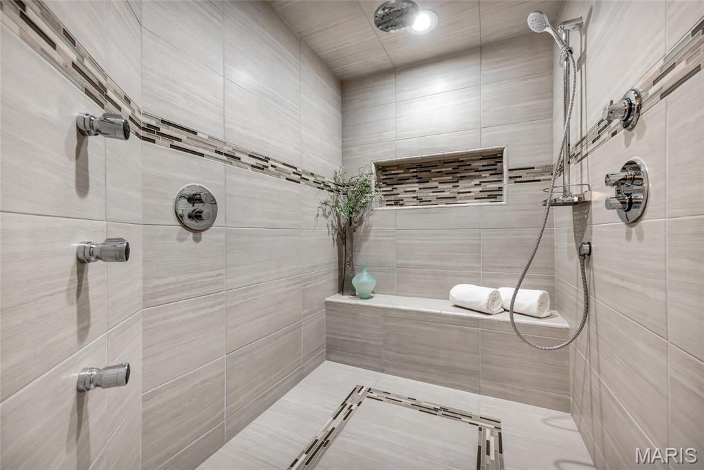 924 Forest Lake Court