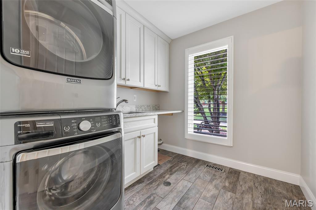 924 Forest Lake Court