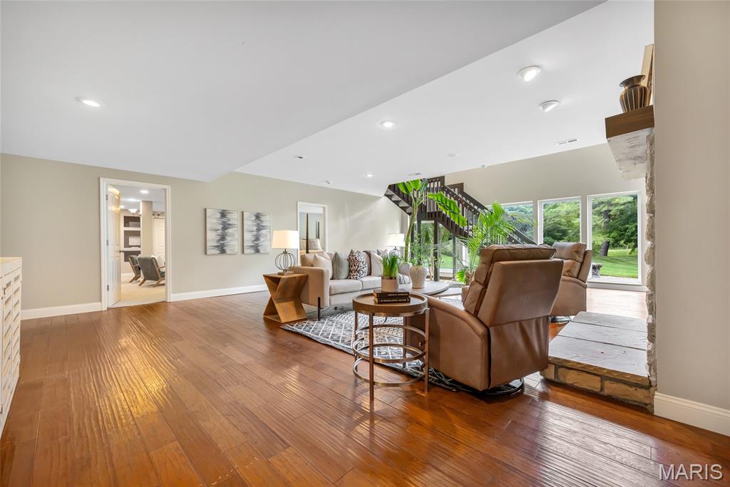 924 Forest Lake Court