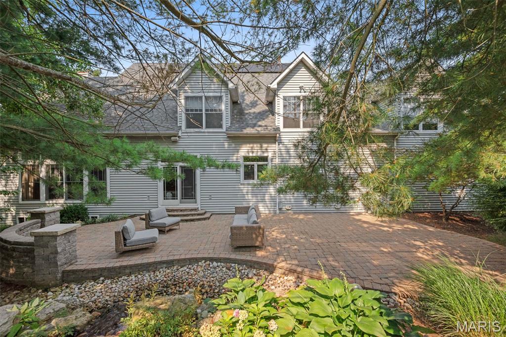 1001 Scarlet Bend Court