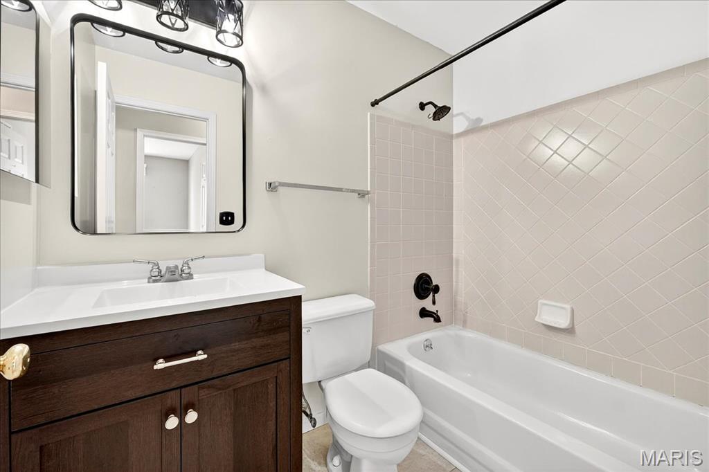 4022 Cambridge Crossing Drive