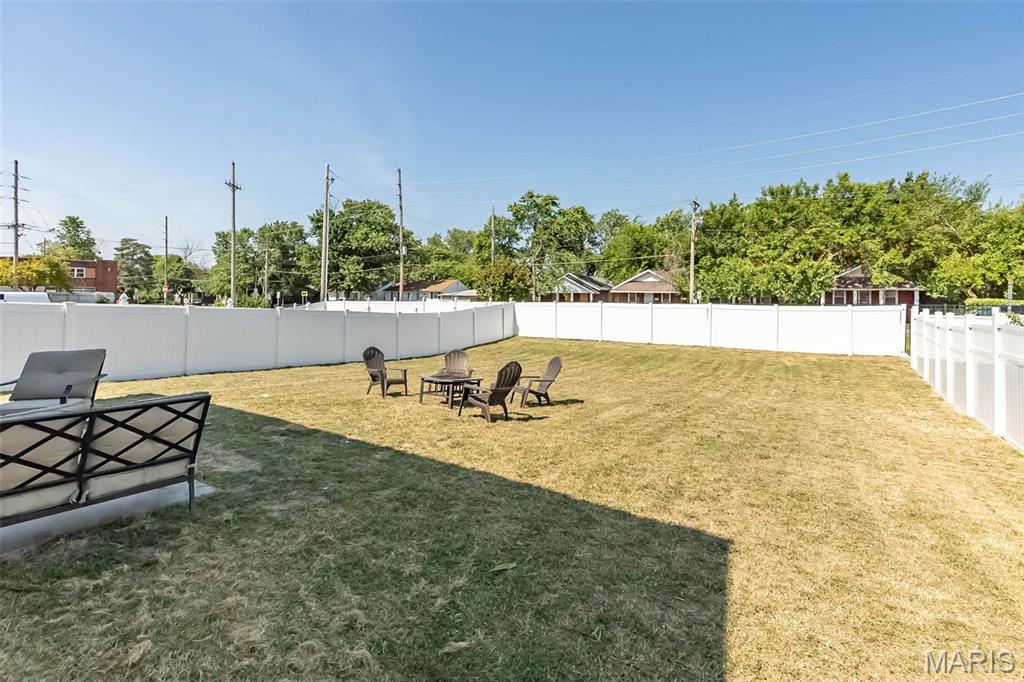 1237 Eskridge Lane