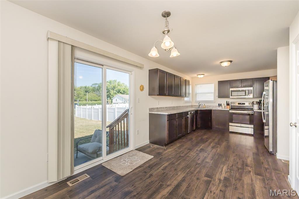 1237 Eskridge Lane