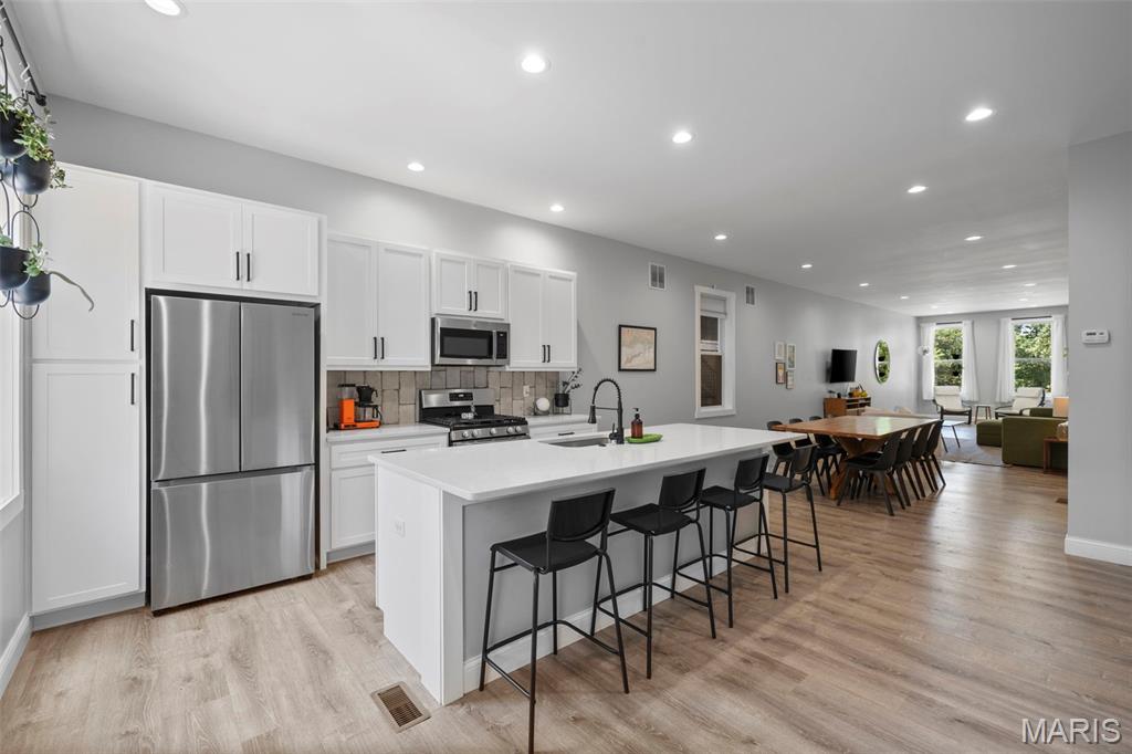 2250 S Jefferson Avenue