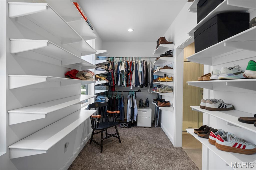 2250 S Jefferson Avenue