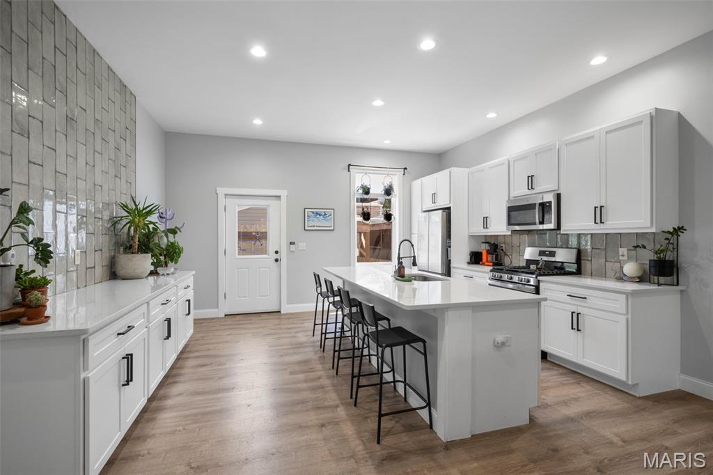 2250 S Jefferson Avenue