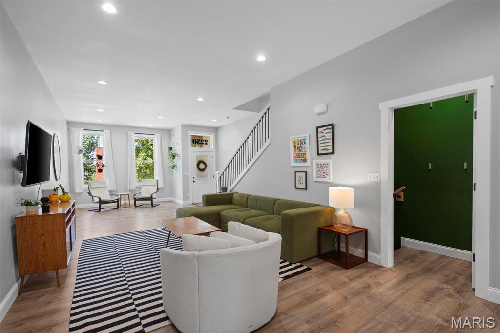 2250 S Jefferson Avenue