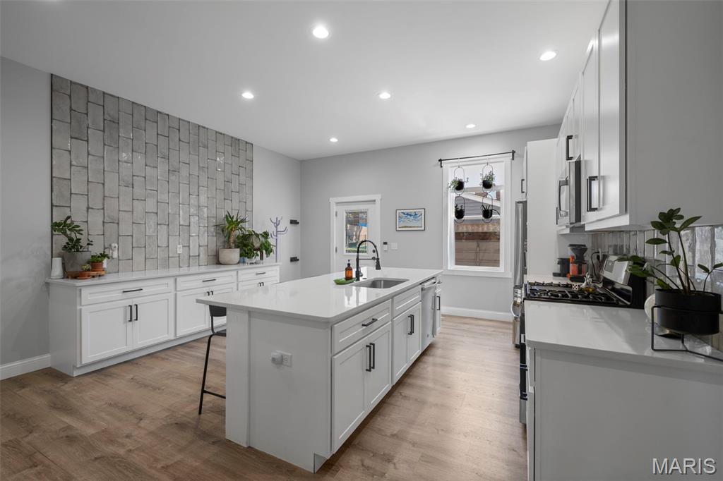 2250 S Jefferson Avenue