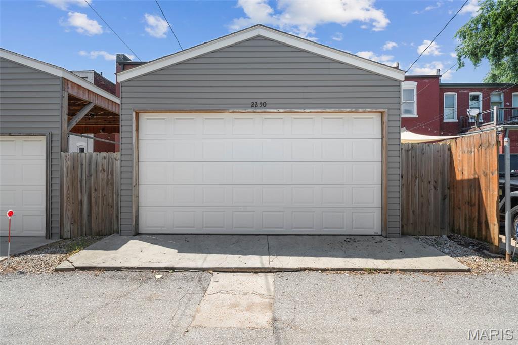 2250 S Jefferson Avenue