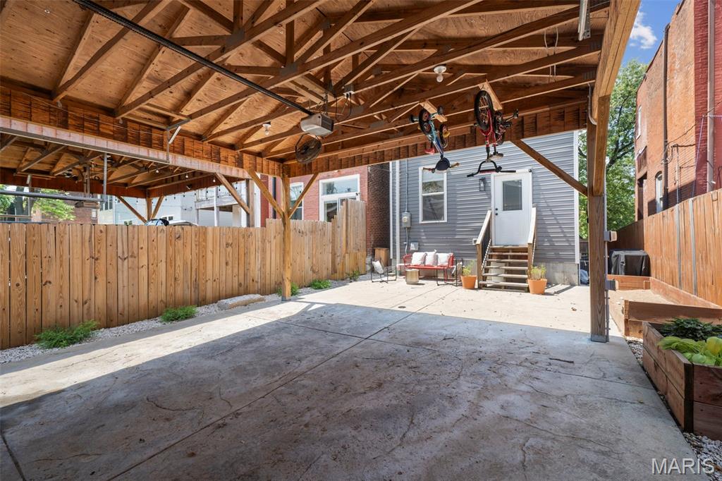 2250 S Jefferson Avenue