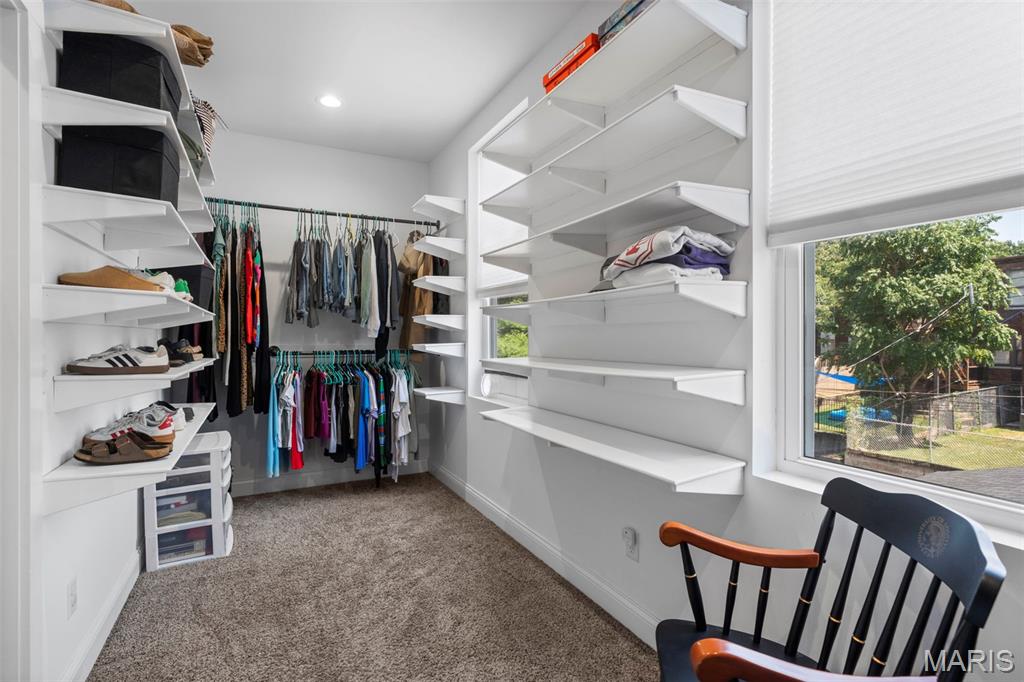 2250 S Jefferson Avenue