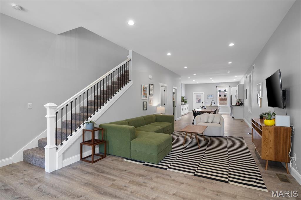 2250 S Jefferson Avenue