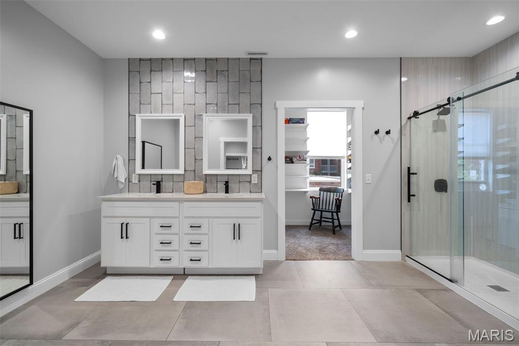 2250 S Jefferson Avenue