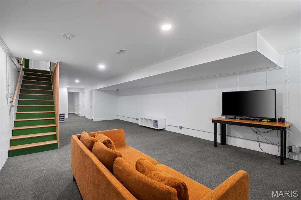 2250 S Jefferson Avenue