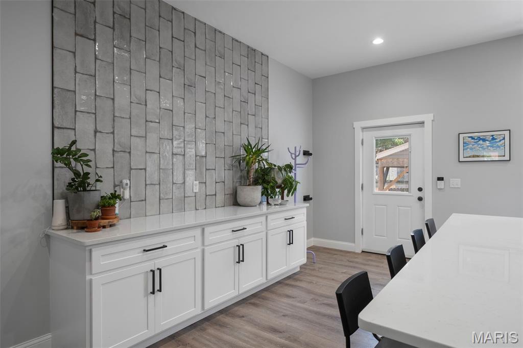 2250 S Jefferson Avenue