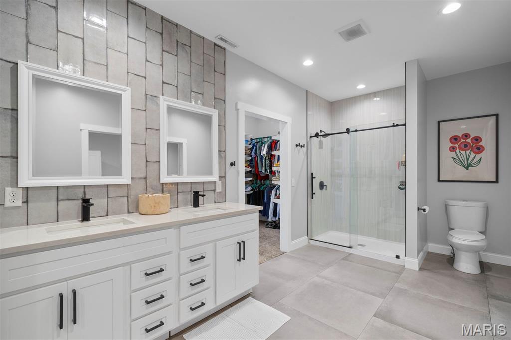 2250 S Jefferson Avenue