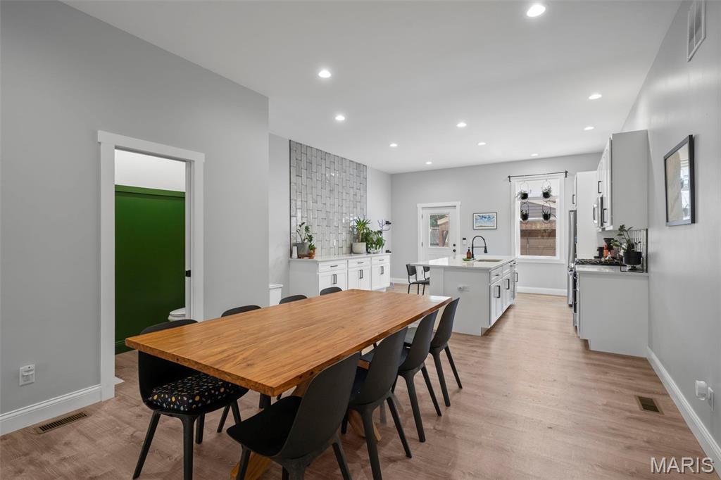 2250 S Jefferson Avenue